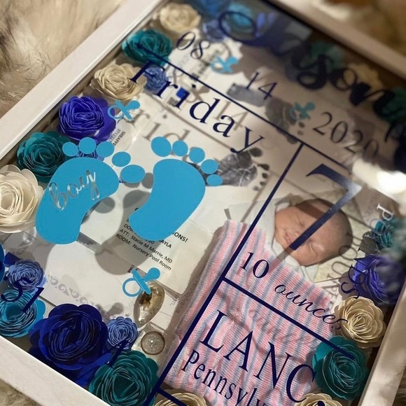 Baby milestone shadow box - Picture 1 of 3